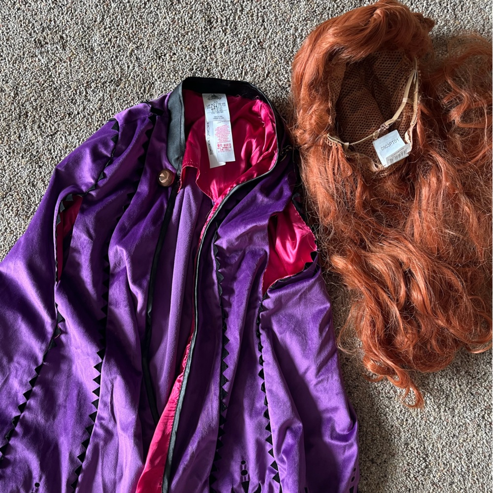 Girls Ana cape and wig